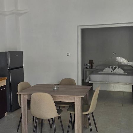 Hotel Thirasia ฟิรา ภายนอก รูปภาพ